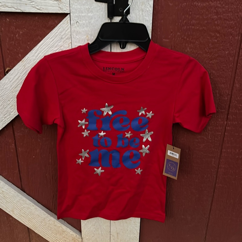 NWT Lincoln Outfitters Red Patriotic Short Sleeves Tee Free To Me Stars M (8)